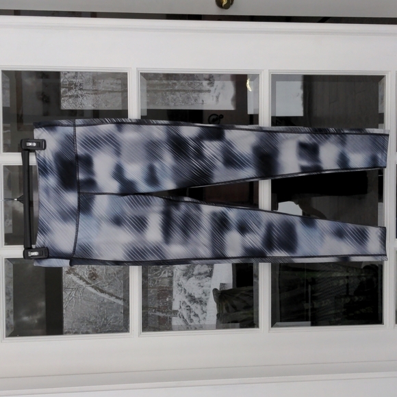 Athleta high rise leggings Size M - Picture 2 of 4